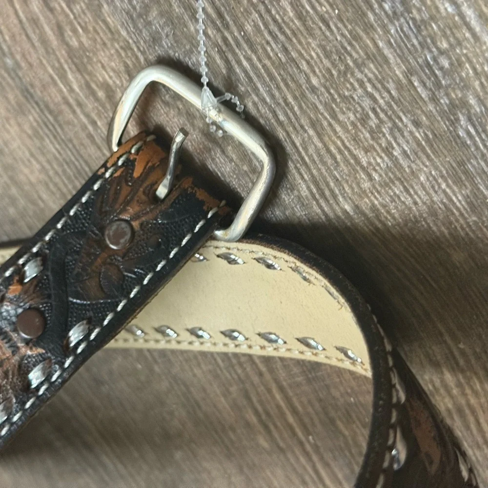 Brushy Creek M (36) NWT (partial) Cowhide vintage western Belt with Silver studs - Picture 3 of 14